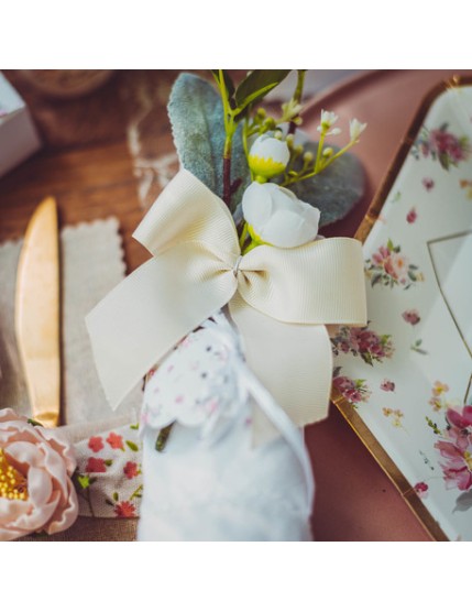 Branche De Pivoines Blanches Et Feuillages Avec Ruban Blanc 20cm Faites La Fête Accessoires de décoration