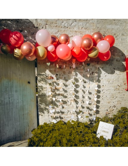 Kit Arche Jolis Coeurs 35 Ballons Dégradé de Roses, de Rouges et Or Faites La Fête Arche de ballons